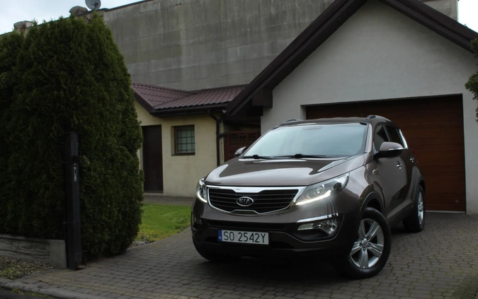 Kia Sportage cena 43500 przebieg: 177000, rok produkcji 2010 z Sosnowiec małe 211